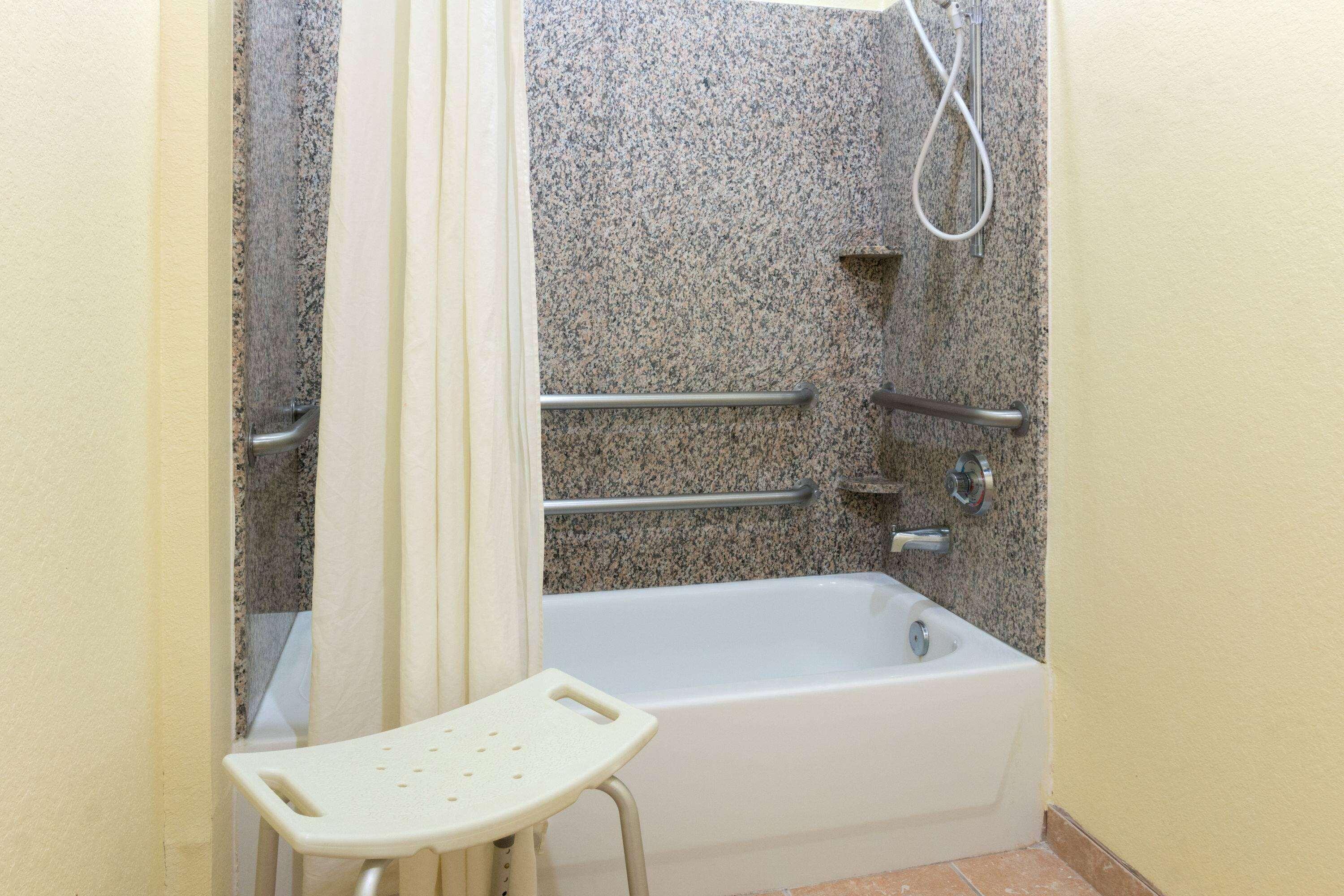 Super 8 By Wyndham Stafford Sugarland Area Hotel Luaran gambar